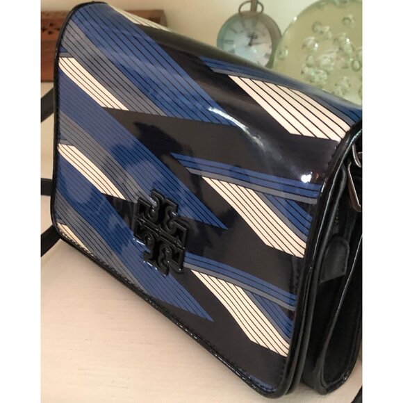 TORY BURCH Handbag Britten Printed Patent Combo Crossbody - Picture 4 of 15